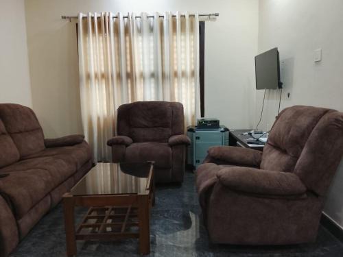 Adyar House | Stylish 2BHK Near Adyar Gardens Mangalore