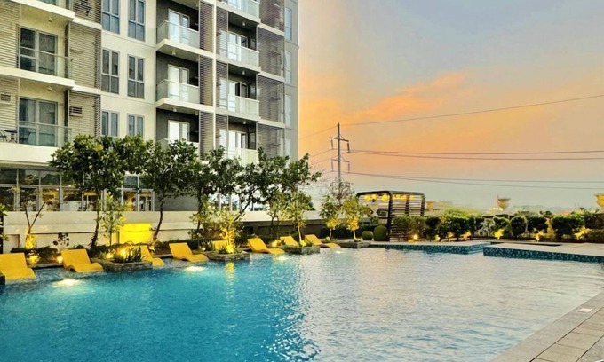 Iloilo Condo | Stylish 2BR Condo in LaFayette Park Square