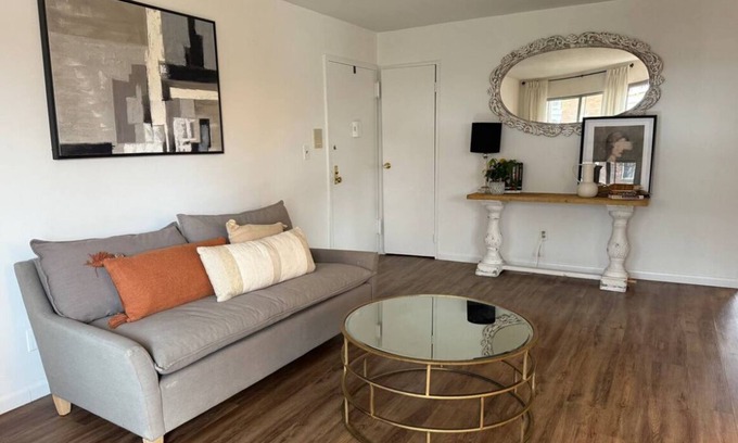 Central Islip Condo | Stylish 2BR Condo Near Beaches, Hamptons & Vineyards – Summer Ready!