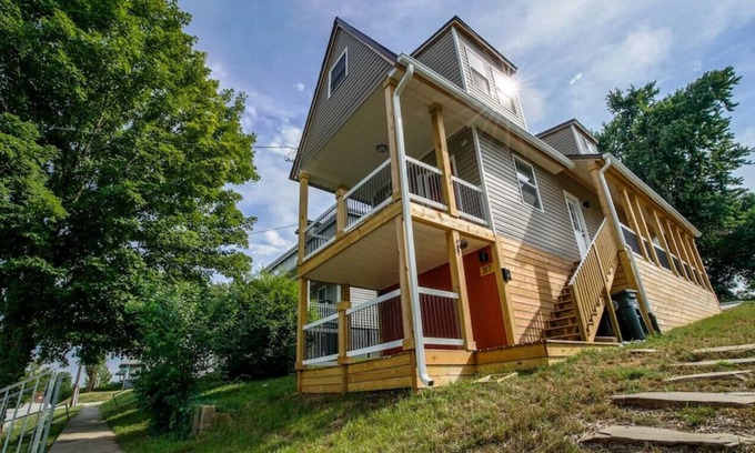 Lynchburg House | Stylish 2BR Home w/ Patio & Free Private Parking!