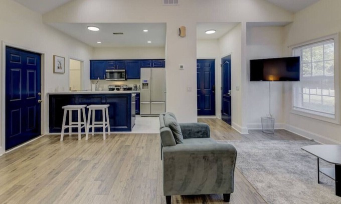 Orangeburg House | Stylish 2BR on Sylvan
