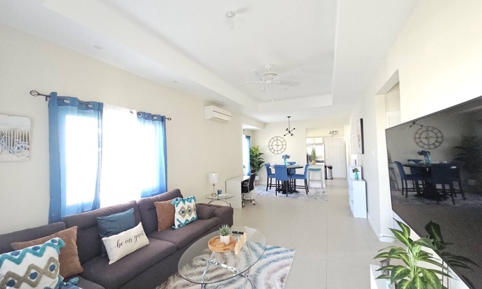 Lucea House | Stylish 3-Bedroom Retreat in Lucea – WiFi, AC, Pools, Beach & More!”