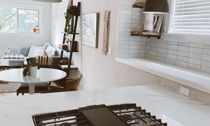 Mann House | Stylish 3-bedroom townhome close to it all- in Seattle