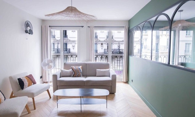 Quartier de l'Ecole-Militaire Apartment | Stylish 3BD for 10 guests next to Invalides!