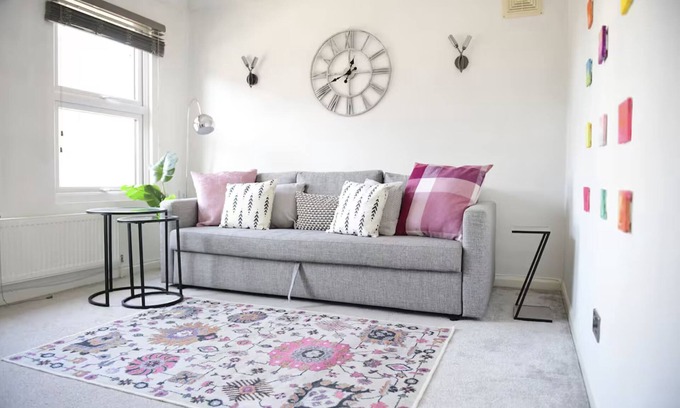 Watford House | Stylish 3Bed | Garden | Parking | near Stations | London | Harry Potter studios