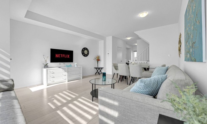 Burlington House | Stylish 4-Bed Home with Backyard in Prime Location