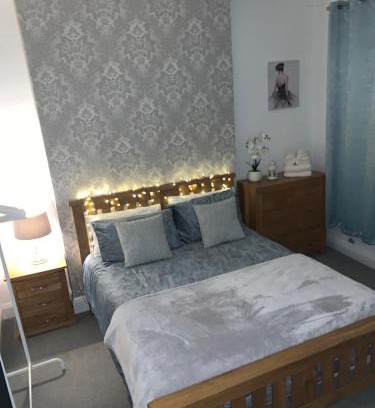 Fishponds Apartment | Stylish 91sqm Victoria 2 bedroom Apartment