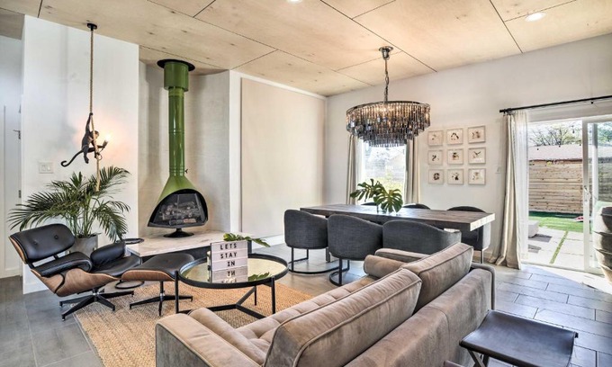 Albuquerque House | Stylish Albuquerque Home about 6 Miles to Downtown!