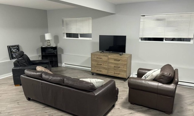 Lake Cowichan House | Stylish and cozy suite minutes away from Town!