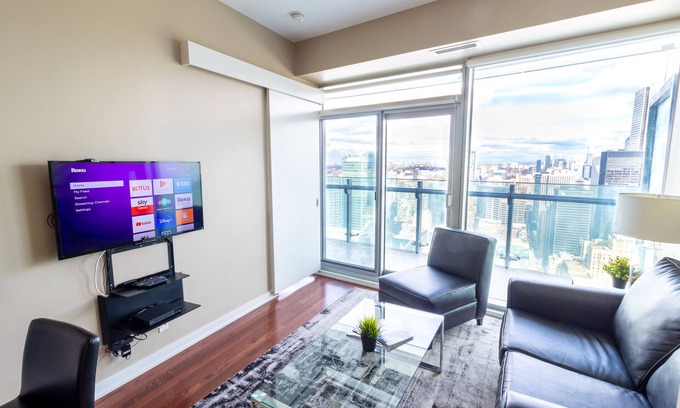 Central Waterfront Condo | *Stylish and Cozy* Condo in DT