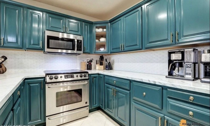 South Addition Condo | Stylish and Cozy Short-Term Downtown Rental