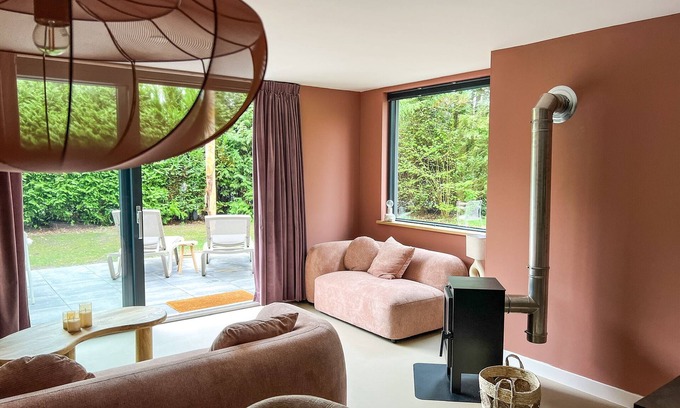 Gasselte House | Stylish and luxurious forest retreat with hot tub, wood stove, and sunny garden. Sleeps 4 – ideal for couples or families.
