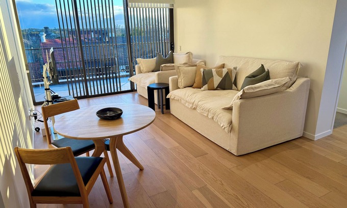 Leichhardt Apartment | Stylish and Quality Modern One-Bed Apartment