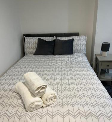 Kettering Apartment | Stylish and Spacious Wi-Fi Smart TV Tea and coffee