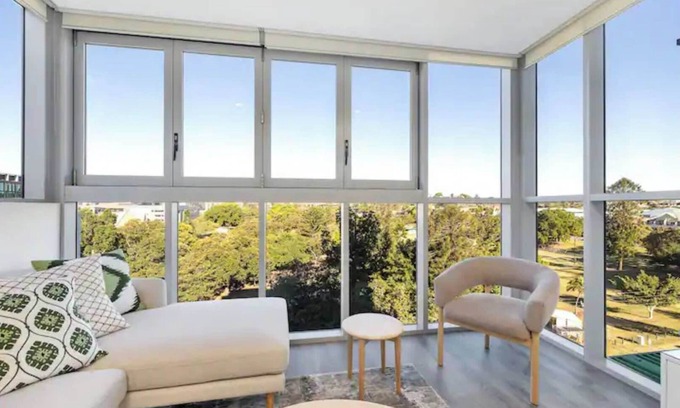 South Brisbane Apartment | Stylish Apartment in Brisbane Share Save