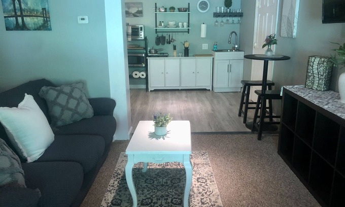 Blueberry Estates Apartment | Stylish apartment in a beautiful neighborhood near Lake Ossipee