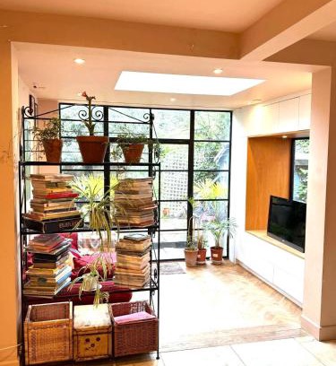 North Kensington Apartment | Stylish Apartment Near Notting Hill