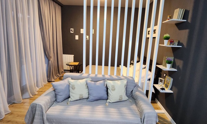 Saburtalo Apartment | Stylish Apartment with Terrace