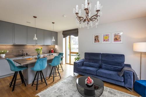 Senamiescio seniunija Apartment | Stylish Apartment with Terrace by URBAN RENT