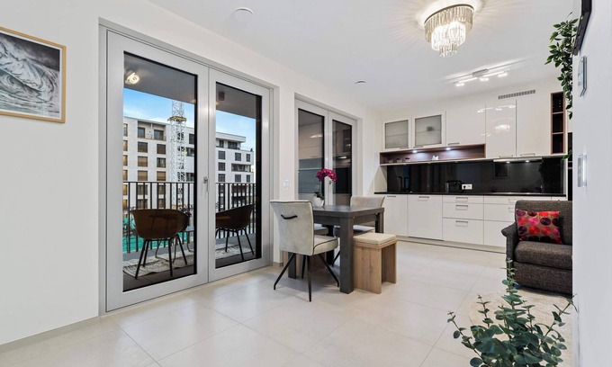Gasperich Apartment | Stylish Apt with Balcony, WiFi & Free Parking