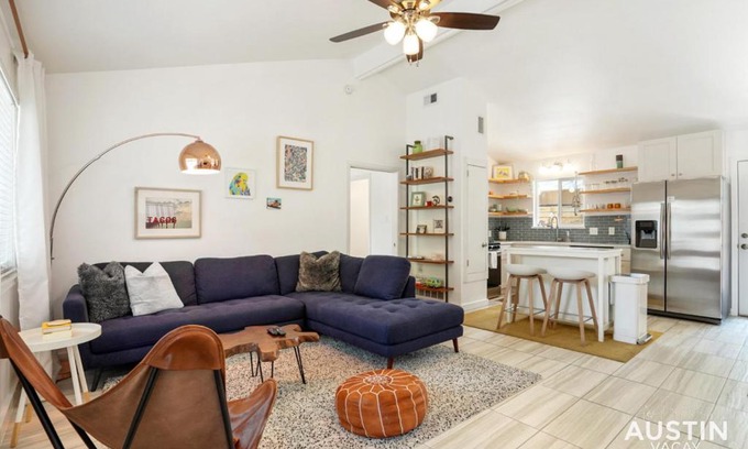 North University Apartment | Stylish Austin Retreat w Luxurious King Bed and WD