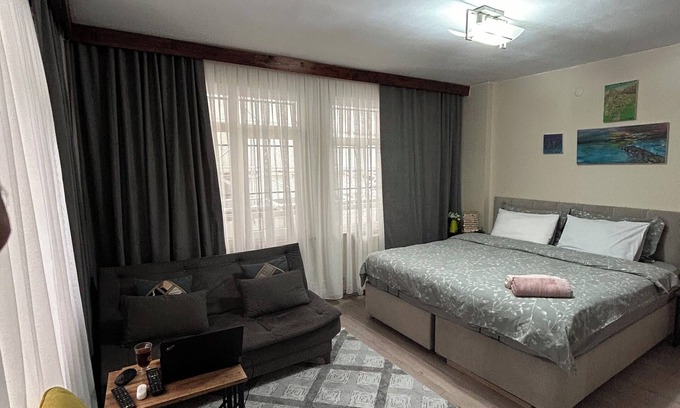 Sisli Apartment | Stylish Central Istanbul Apartment – Perfect Location Near Shops & Restaurants