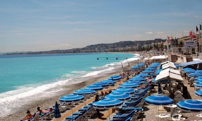 Cimiez Apartment | Stylish, central, top floor flat, wide terrace, calm, town & sea view