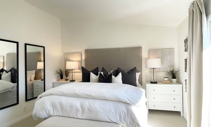 Goleta House | Stylish Charming Townhome in serene Goleta - Sleeps 6 - UCSB, Walk to Beach