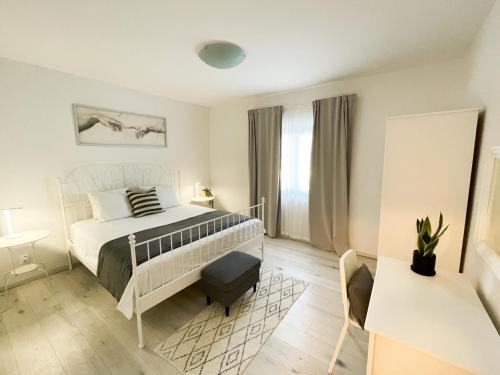 Cove Tri Zala (Zrnovo) Apartment | Stylish City View Apartment * Bellela *