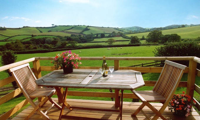 Liverton Cottage | Stylish Cottage over looking the beautiful South Devon Countryside.