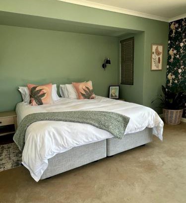 Merrivale Apartment | Stylish Cottage on secure estate