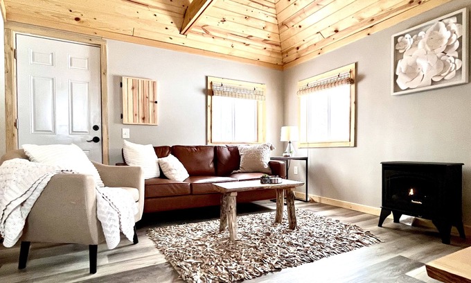 Lake George Cabin | Stylish, Cozy Cabin in Lake George.