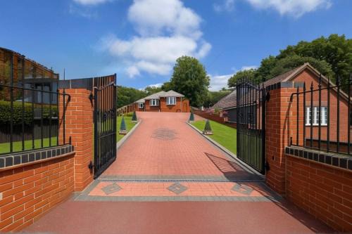 Cradley Villa | Stylish Detached Bungalow