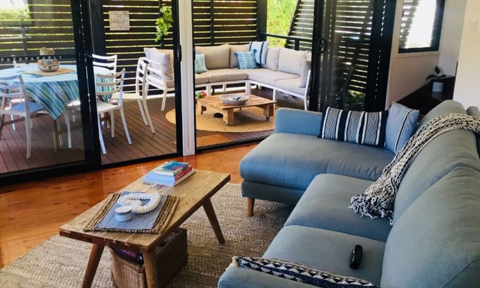 Mudjimba House | Stylish Family Beach House with aircon - 200m to the Beach