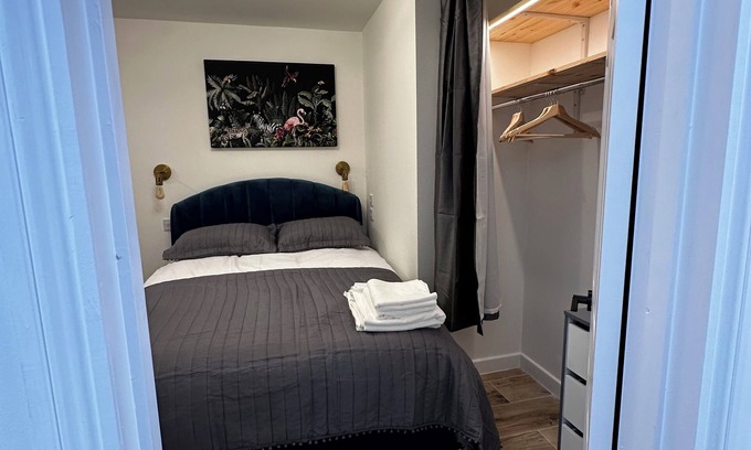 St. Helen's Apartment | Stylish Flat w/Garden in Notting Hill