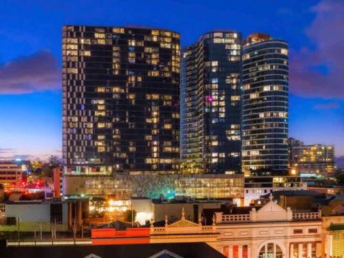 Fortitude Valley Apartment | Stylish Fortitude Valley Accommodation Sleeps 6 Resort Amenities