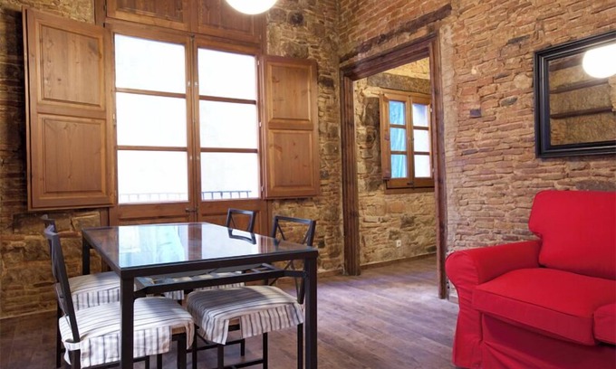 El Born House | Stylish gothic apartment in El Born