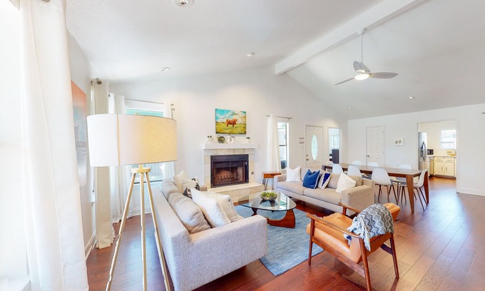 Zilker House | Stylish hideaway dog-friendly with backyard - close to Zilker Park & Downtown