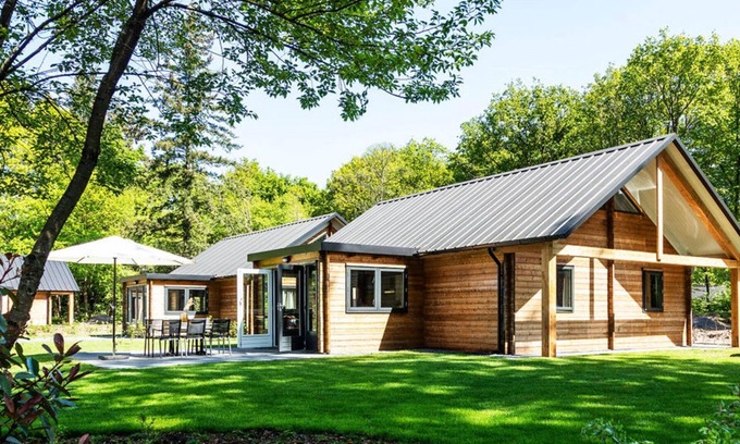 Zon en Schild House | Stylish holiday home in woody Soesterberg near golf club
