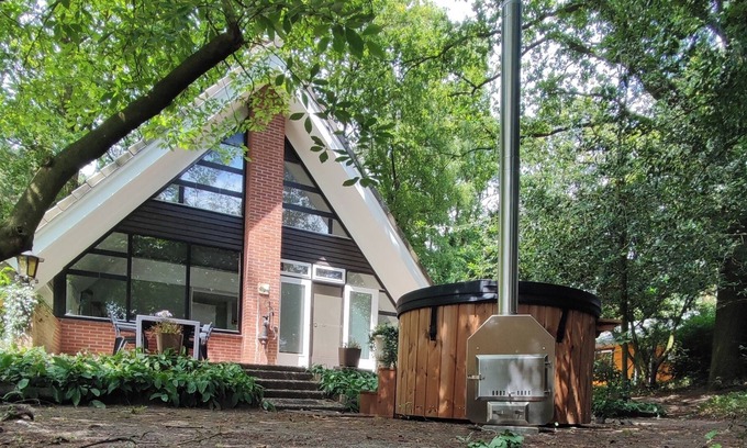 Langstraat House | Stylish holiday home in the forest and near De Groote Peel Limburg National Park