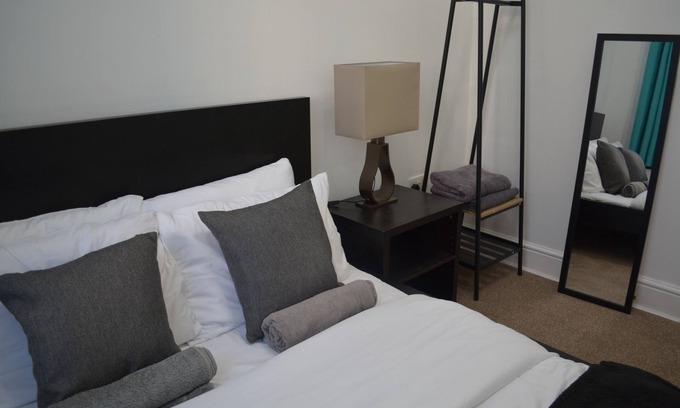 Fulham Broadway Apartment | Stylish Kensington Apartment