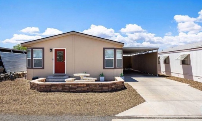 Lake Havasu City House | Stylish Lake Havasu Getaway – Steps to Windsor Beach & Boat Launch