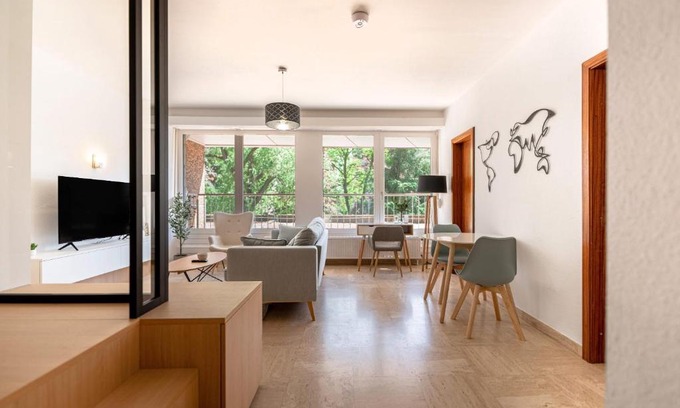 Kirchberg Apartment | Stylish Minimalism in Kirchberg 1 Bus Stop to Lux City Cntr