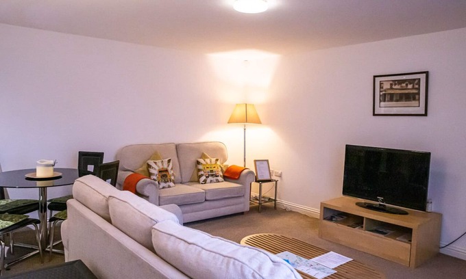 St Leonards-On-Sea House | Stylish modern Mews house in central St Leonards