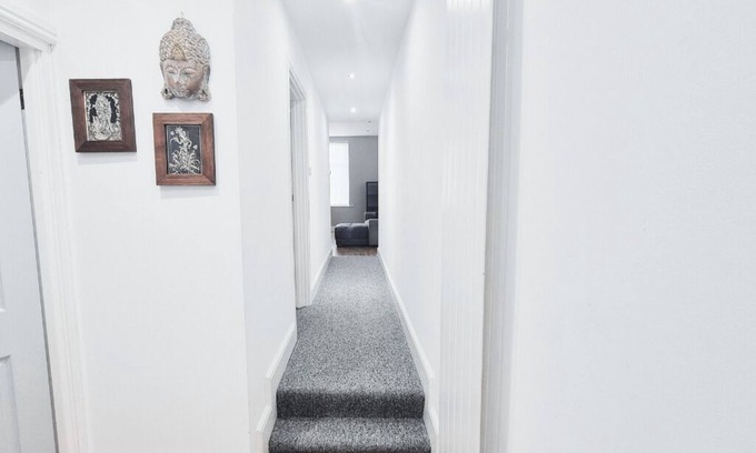 Nottingham Apartment | Stylish & Modern 2BR Flat nr Nottingham City Centre with Free Parking