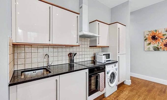 Northcote Apartment | Stylish & Modern St Johns Hill