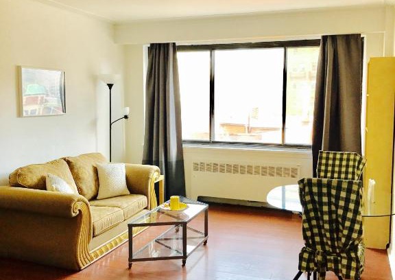Downtown Montreal Apartment | Stylish Montreal Apartment: Comfortable Stay in the Golden Square Mile