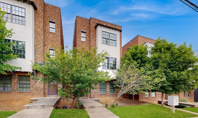Edgehill House | Stylish New-Build | Rooftop with Skyline Views | Near The Gulch & Music Row