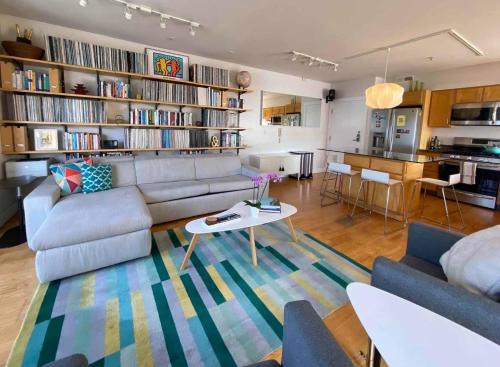 Lower Haight House | Stylish Nopa Penthouse, Remote Work Friendly