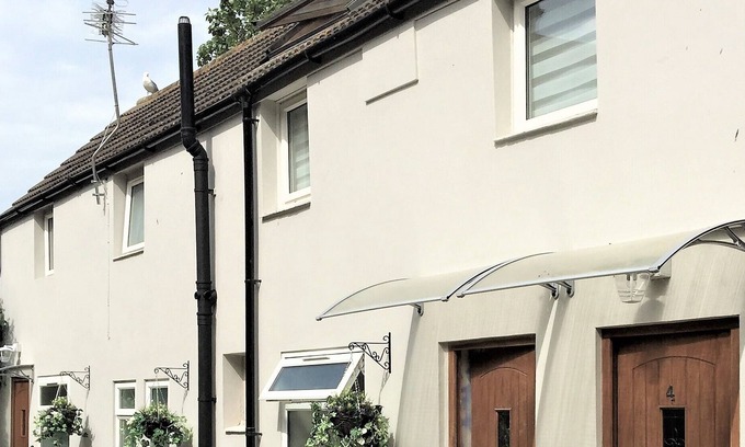 Bexhill-on-Sea Apartment | Stylish one bedroom loft style Apartment with own private entrance